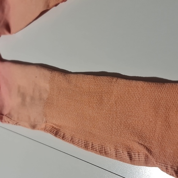 High waist size small leggings in peach and orange ombre. Great for  gym + yoga - Picture 4 of 6